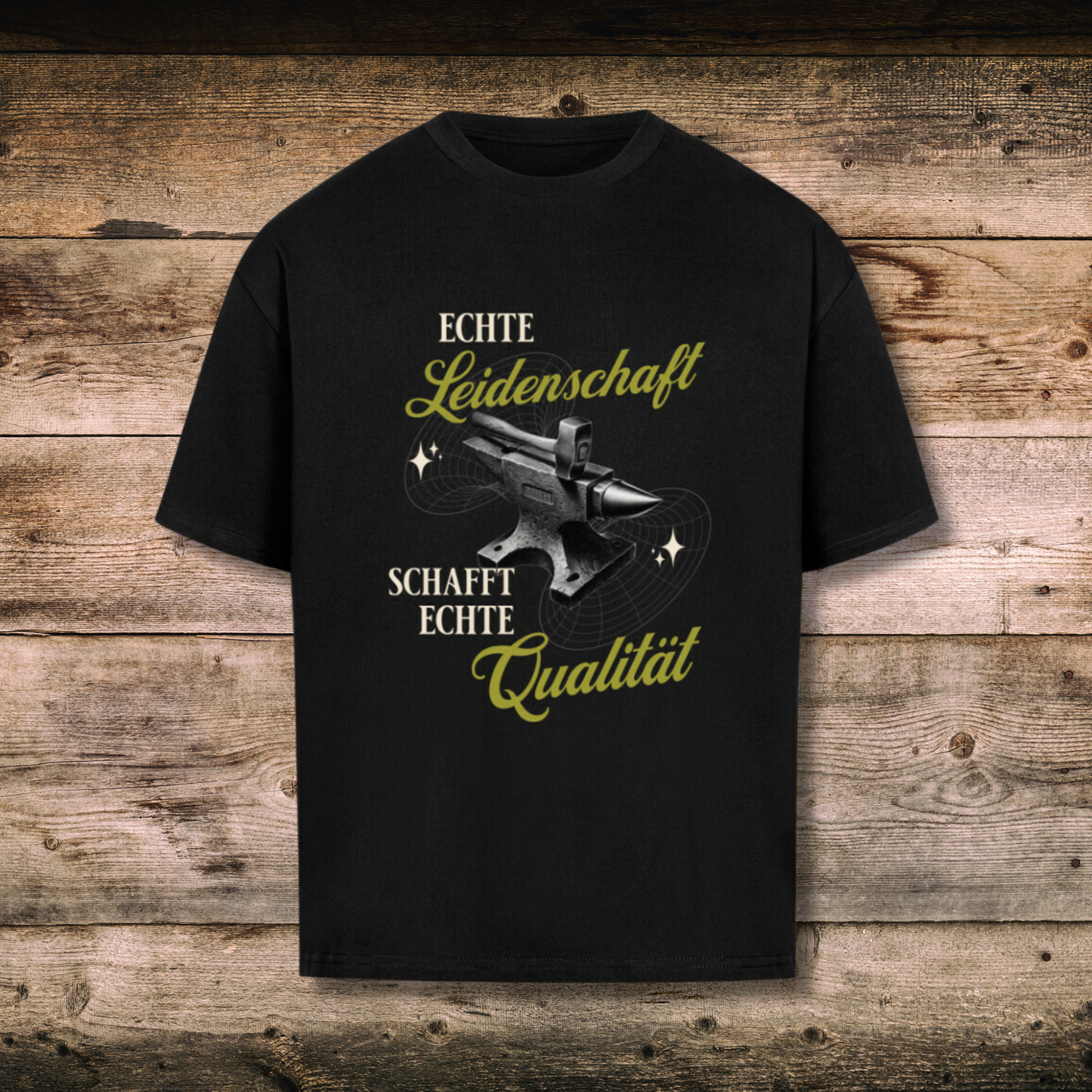 Oversized Herren-Shirt mit Spruch LEIDENSCHAFT in Schwarz auf Holz