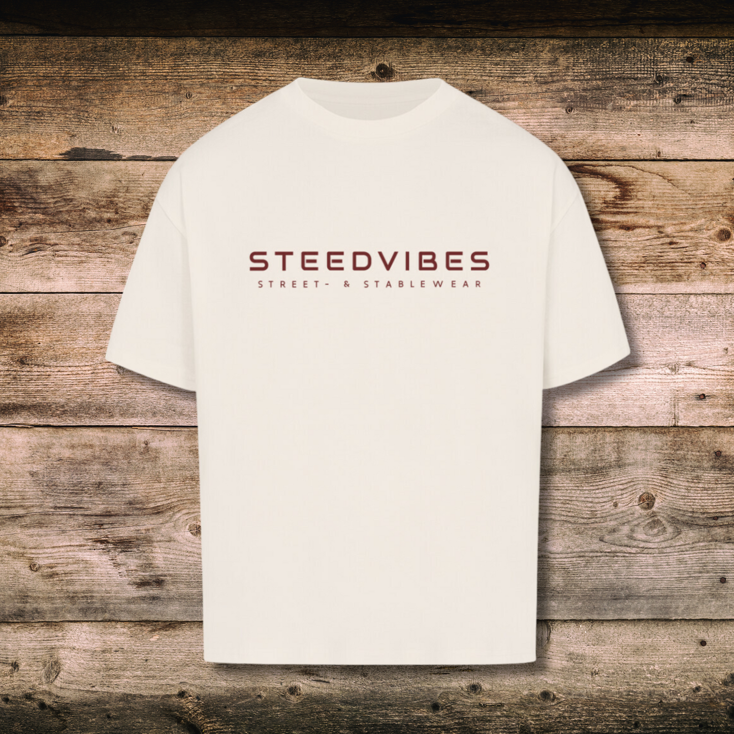 Oversized Herren-Shirt mit Basic Logo in Natural auf Holz