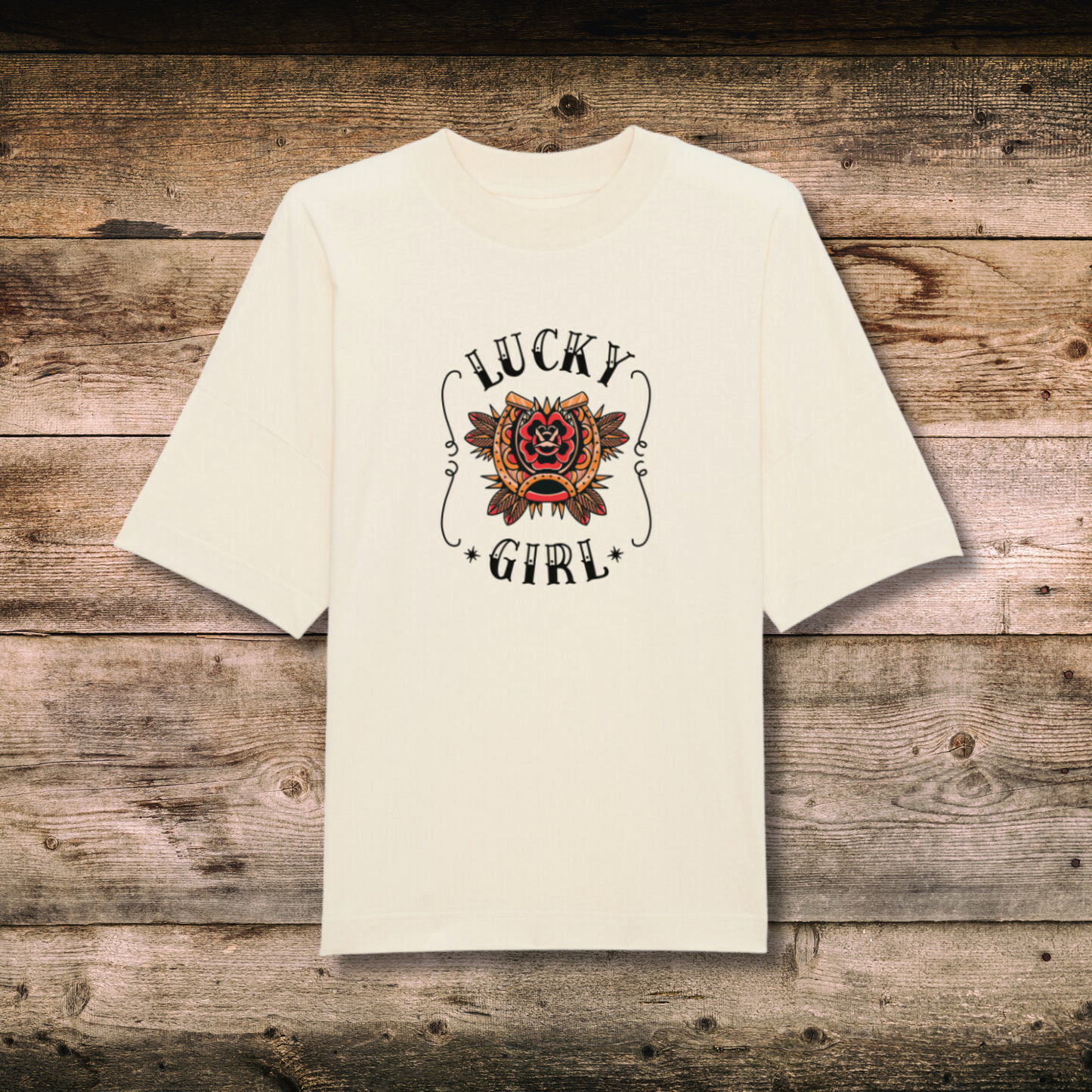 Oversized Damen-Shirt LUCKY GIRL in Natural auf Holz