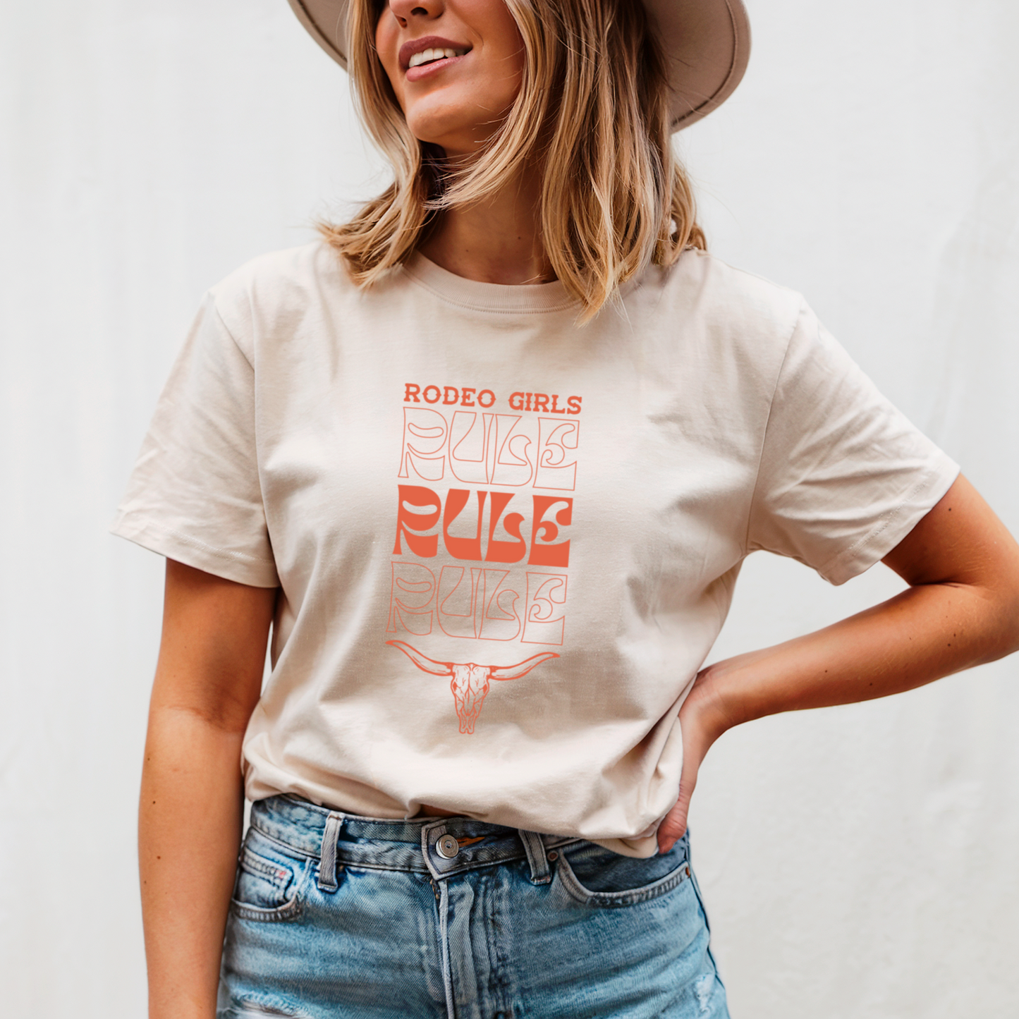 Fitted BIO-Shirt mit Spruch RODEO GIRLS in Natural