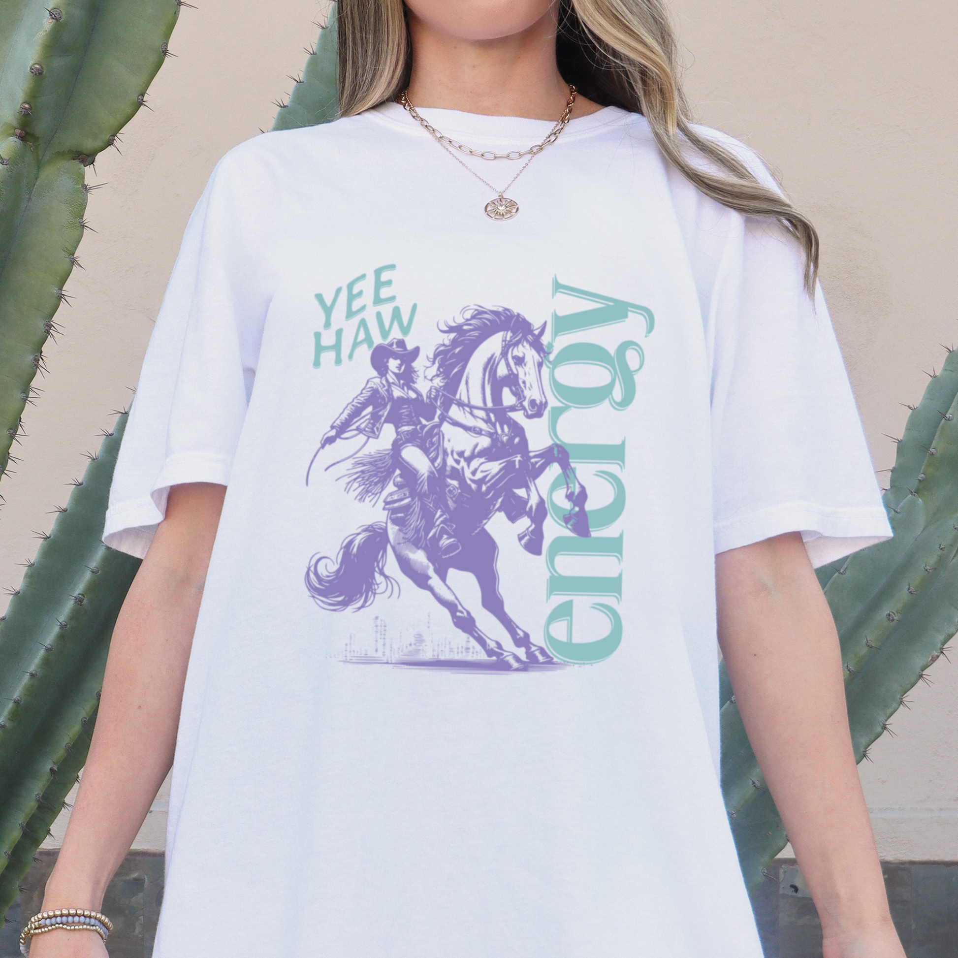 Mockup - Oversized Damen-Shirt ENERGY in Weiss