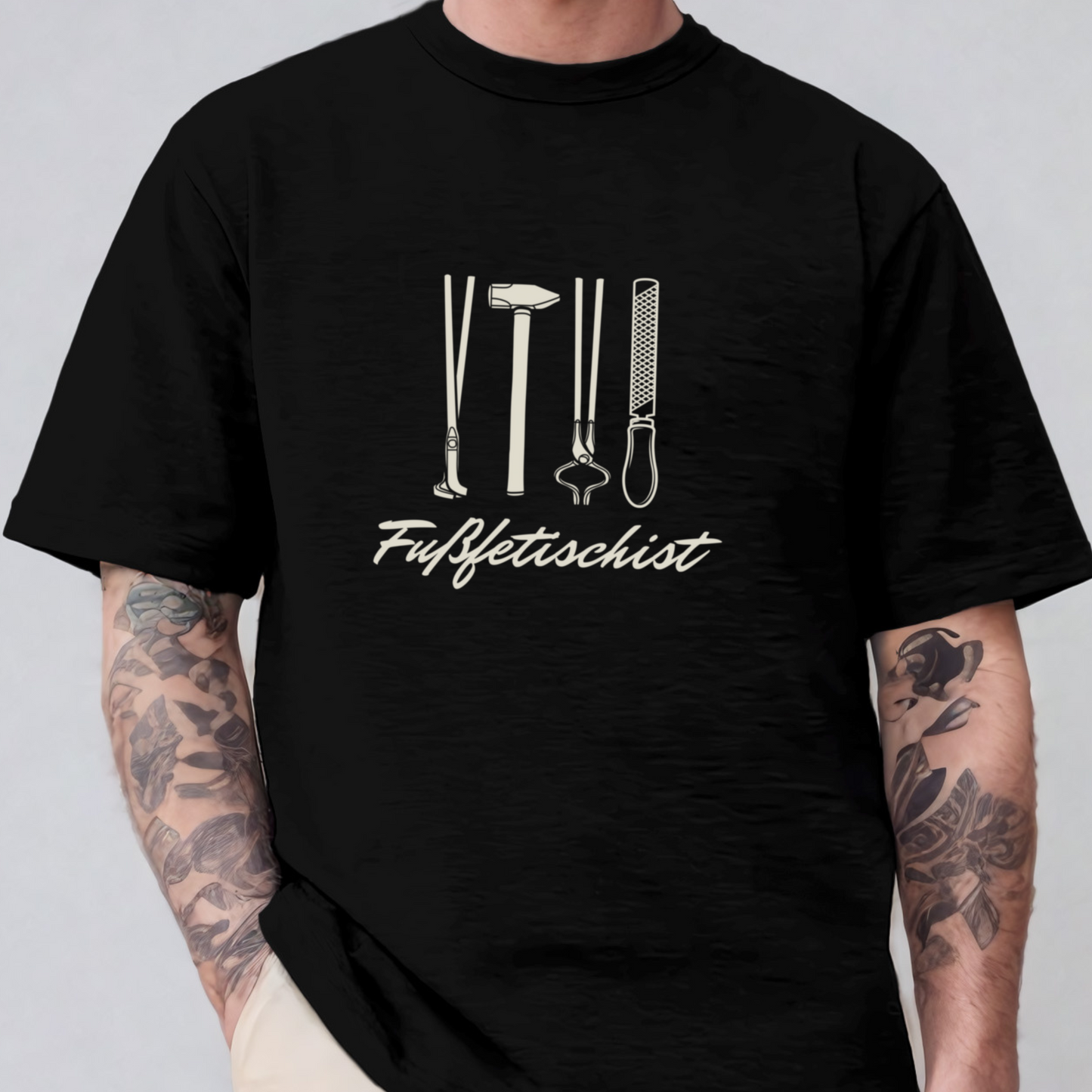 Mockup - Oversized Herren-Shirt FUSSFETISCHIST in Schwarz