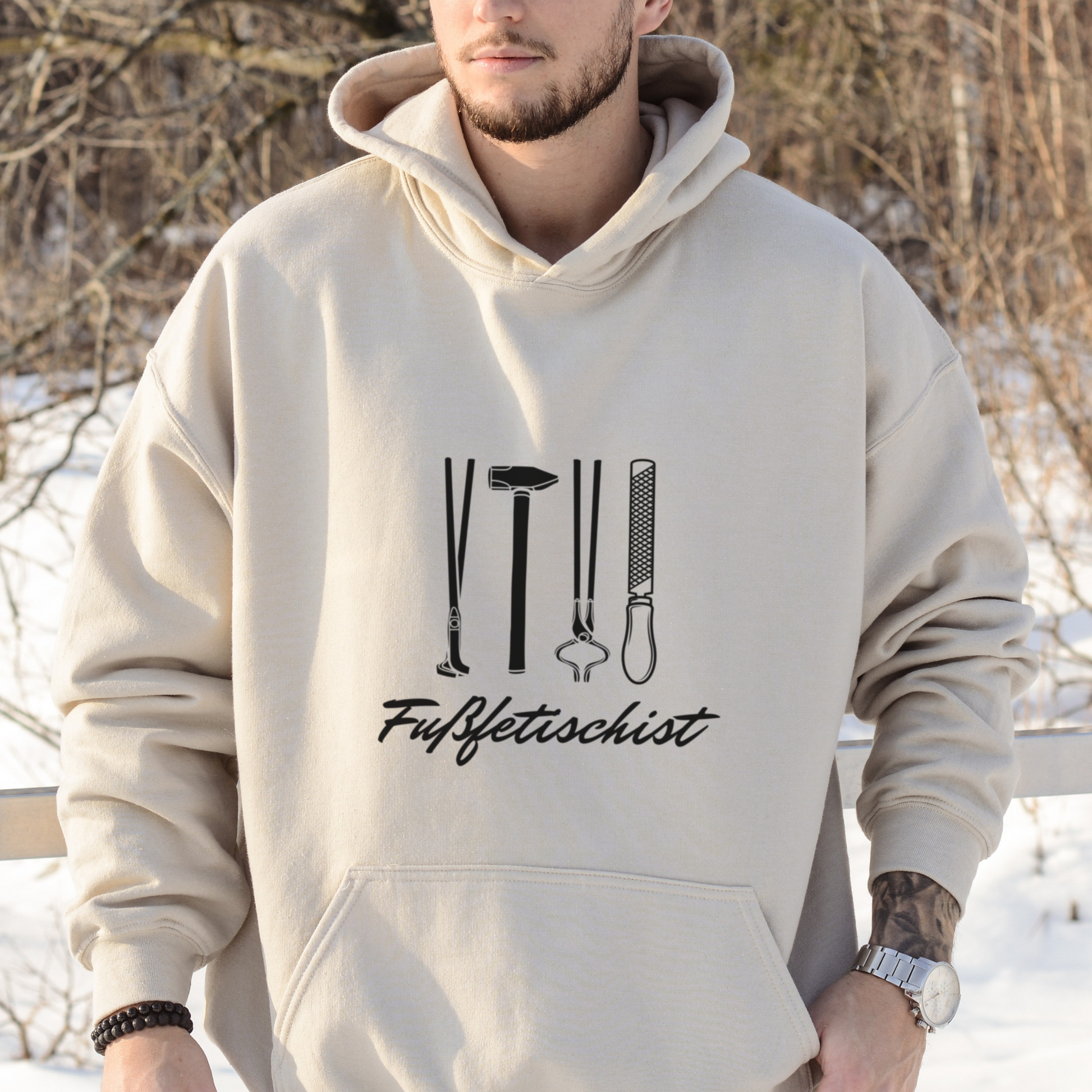 Mockup - Oversized Herren-Hoodie FUSSFETISCHIST in Natural