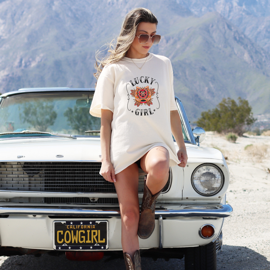 Mockup - Oversized Damen-Shirt LUCKY GIRL in Natural