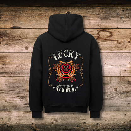 Oversized Damen-Hoodie LUCKY GIRL in Schwarz hinten auf Holz