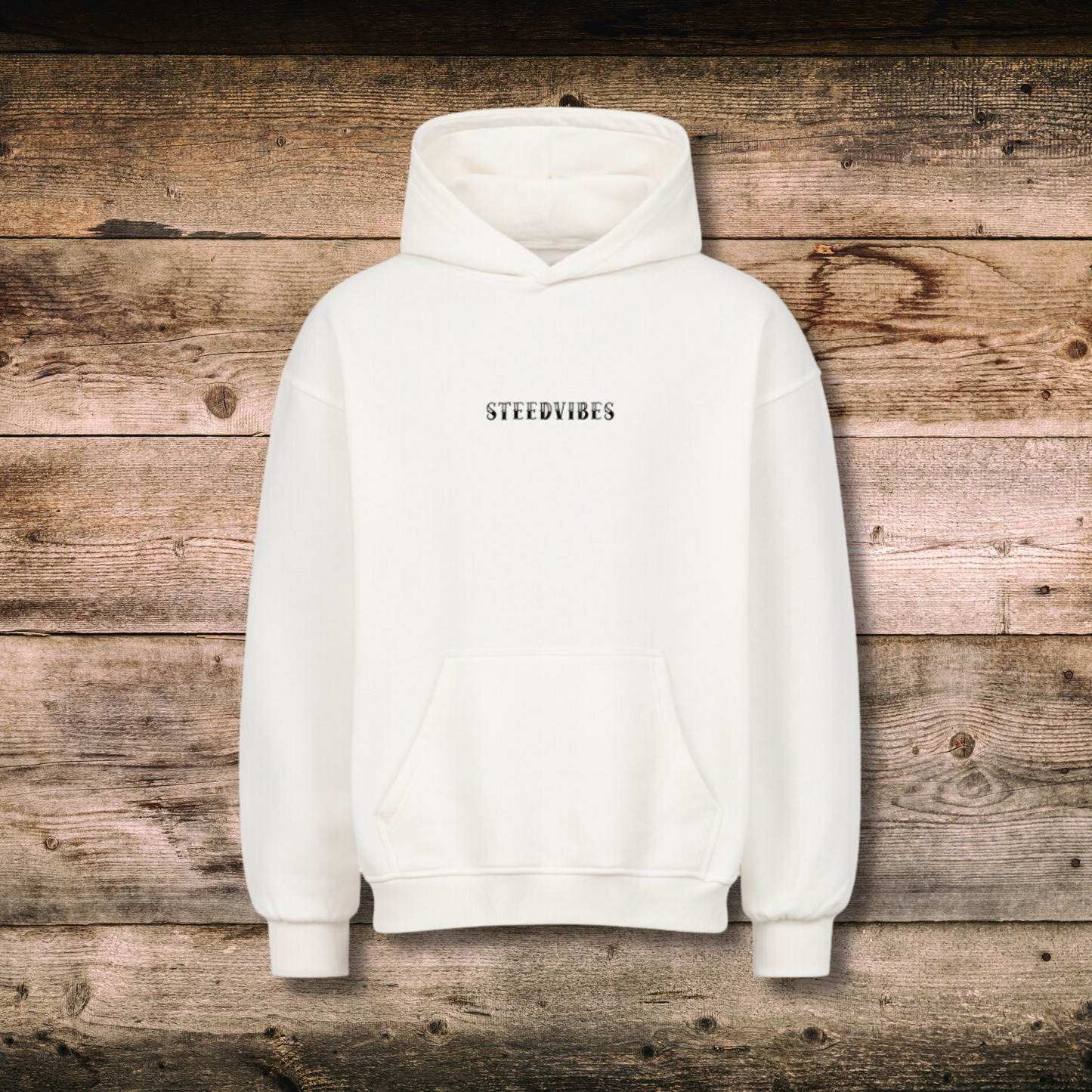 Oversized Damen-Hoodie LUCKY GIRL in Weiss vorne auf Holz