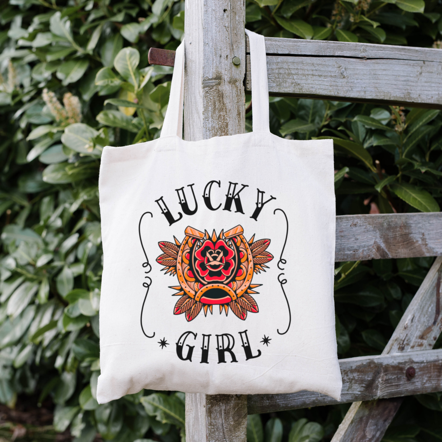 Jutebeutel LUCKY GIRL hängend in Natural