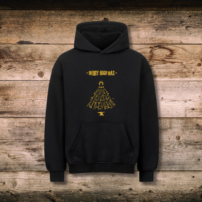 Mockup - Oversized Hoodie MERRY HOOFMAS in Schwarz auf Holz