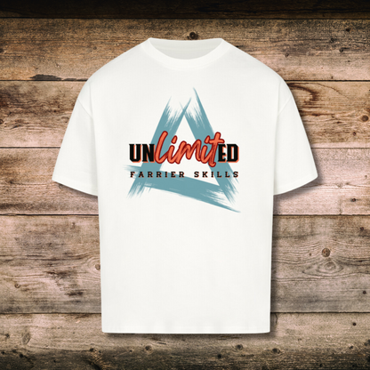 Oversized Herren-Shirt mit Spruch UNLIMITED in Weiss auf Holz